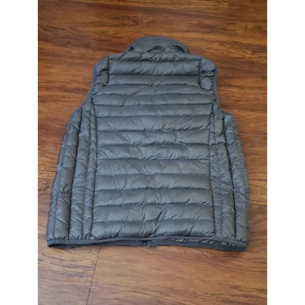 Tumi Quilted Mens Down Puffer Vest Size Small LOGO Asis Outdoor Athleisure Lux